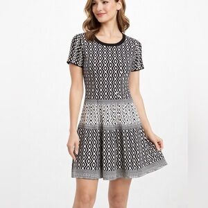 SAKS FIFTH AVENUE Fit Flare Dress Sweater Knit Short Sleeve L